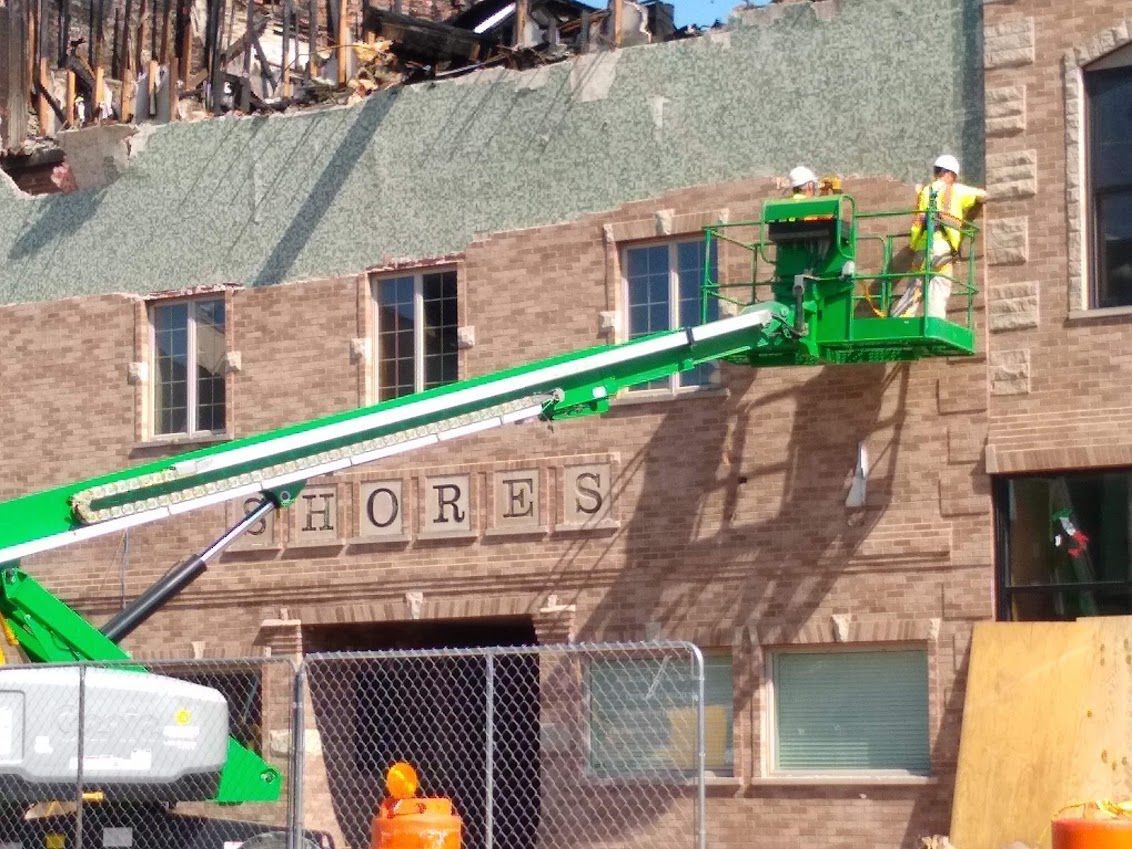 Shores Jewelry building demolition begins in Mattoon